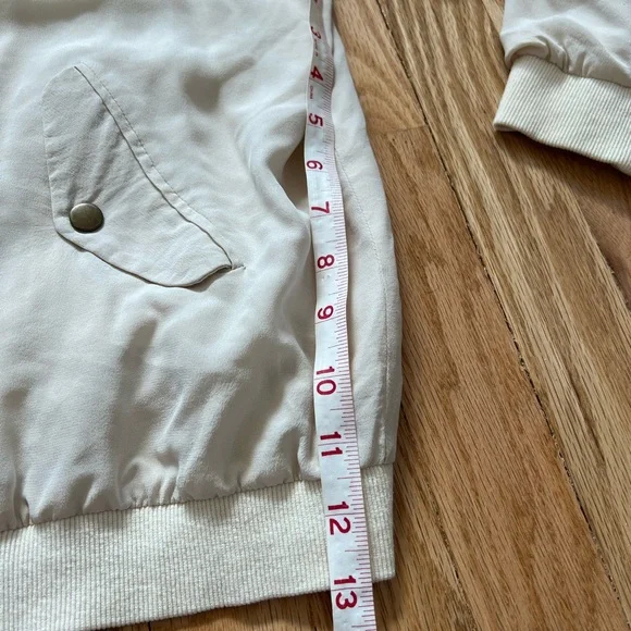 Johnny was cream bomber jacket embroidered with peacocks 100% silk size small - Picture 8 of 11